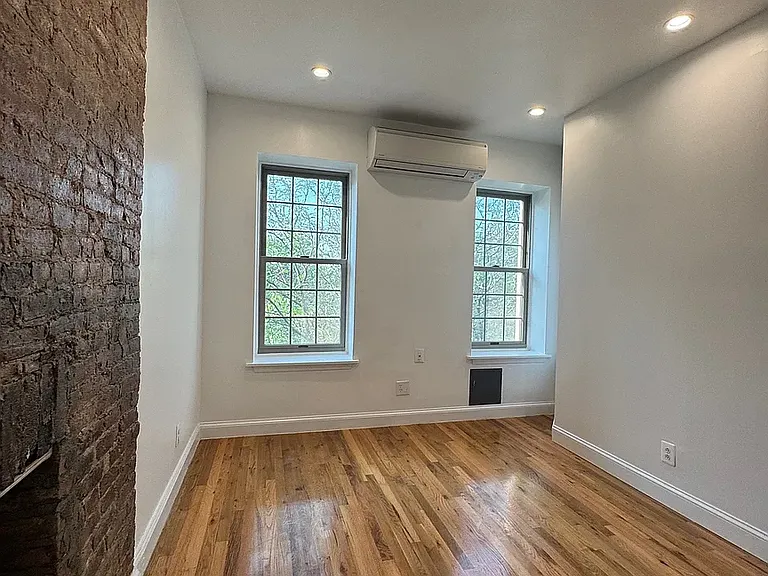 228 Monroe St #4 — Photo 6