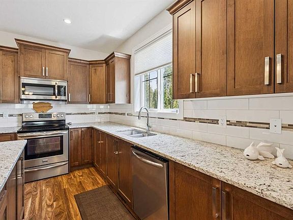 3rd image of 102 SE Cooperswood Pl SW