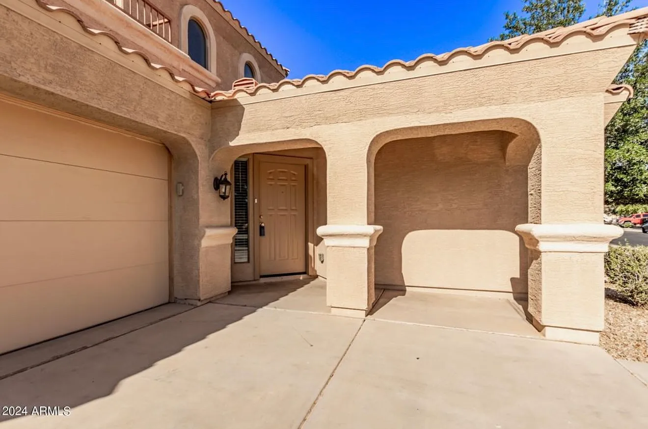 4 bed, 2528 sqft, $2,800 — Photo 4