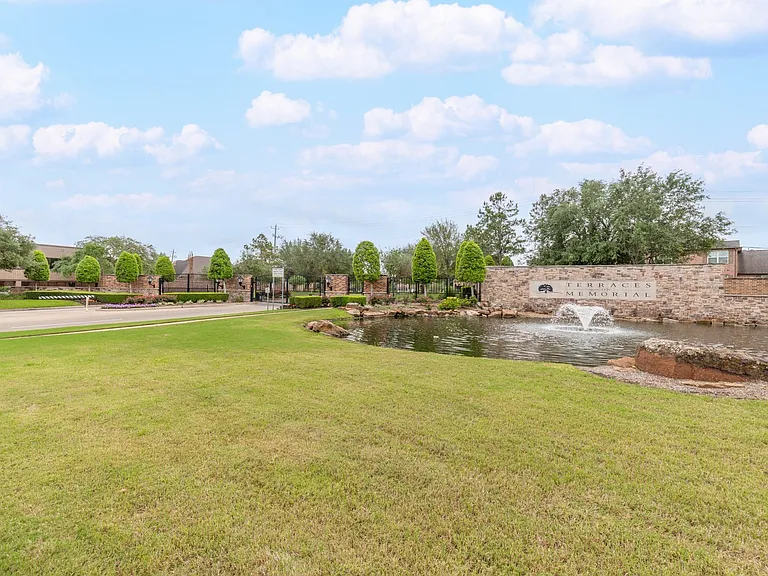 1146 Glenwood Canyon Ln — Photo 26