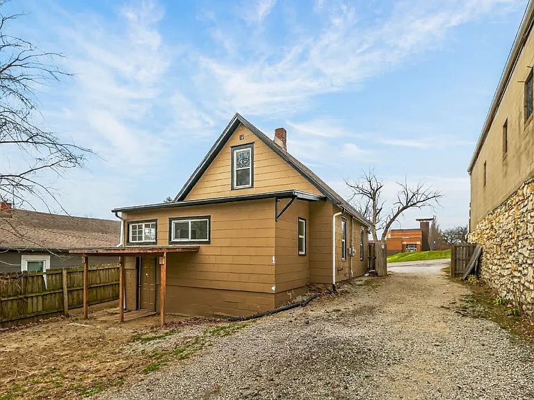 221 N Crysler Ave — Photo 21