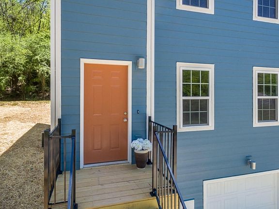 4th image of 1068 E Elmwood Dr