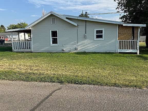 5th image of 608 1st St E