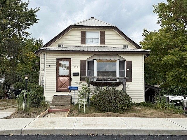 2nd image of 105 Freedom St