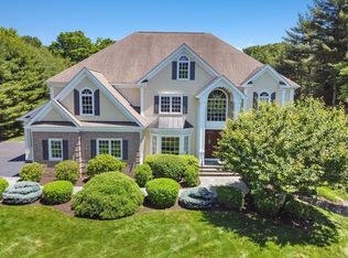 6 Old Tree Farm Ln, Trumbull, CT 06611