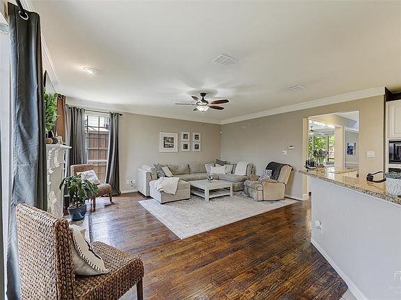 2nd image of 1839 Darnell Cir