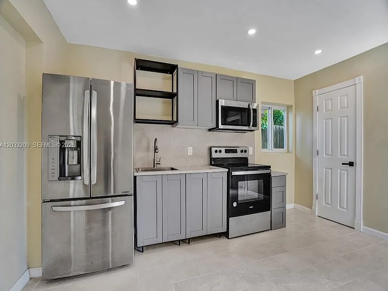 2442 Garfield St #4 — Photo 8