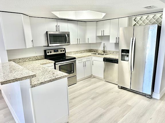 3rd image of 8373 Lake Dr APT 502