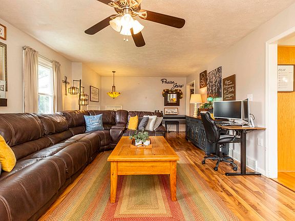 5th image of 51543 Wheatfield Ct
