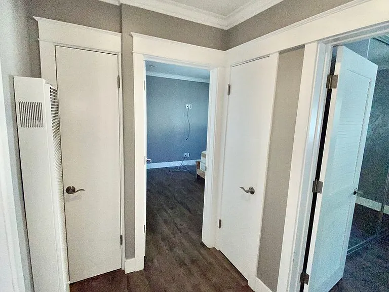 524 Avenue F — Photo 18
