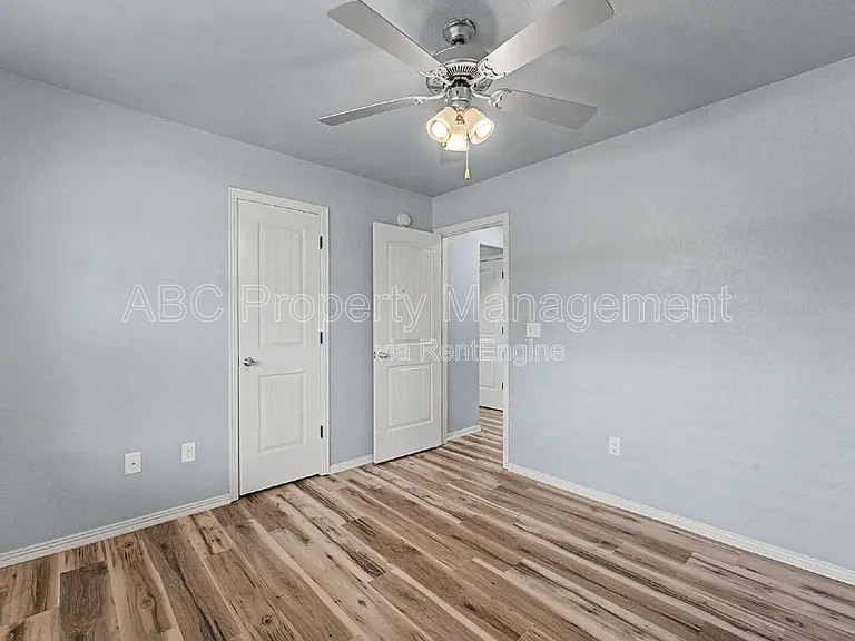 3801 SW Gibson Ave — Photo 12