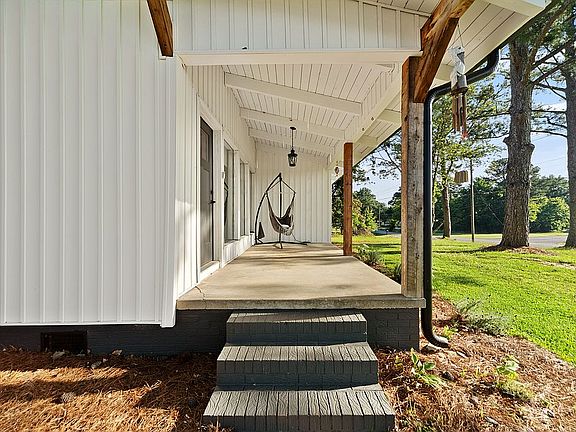 4th image of 3292 Alfords Bend Rd