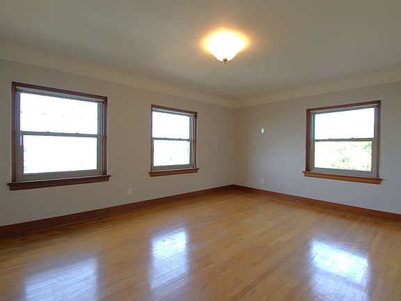 5th image of 1001 N Yakima Ave APT 406