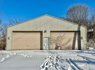 1108 Sugar Loaf Rd, Winona, MN 55987