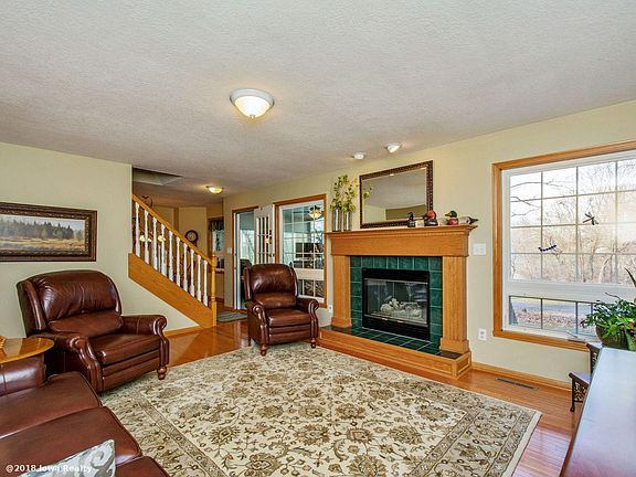 4th image of 3424 Evergreen Ave