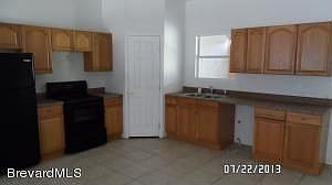 2nd image of 471 Breakwater St SE