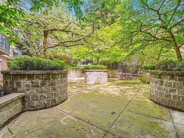 700 E Denny Way #209 — Photo 10
