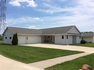 231 Jennifer Ln, Fall River, WI 53932
