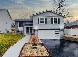 642 N California Ave, Mundelein, IL