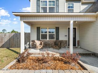 120 Sonia Dr, Hubert, NC 28539