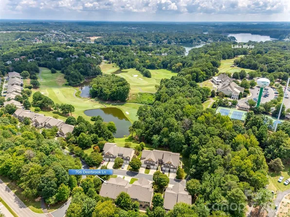 706 Deerbrook Ln, Tega Cay, SC 29708