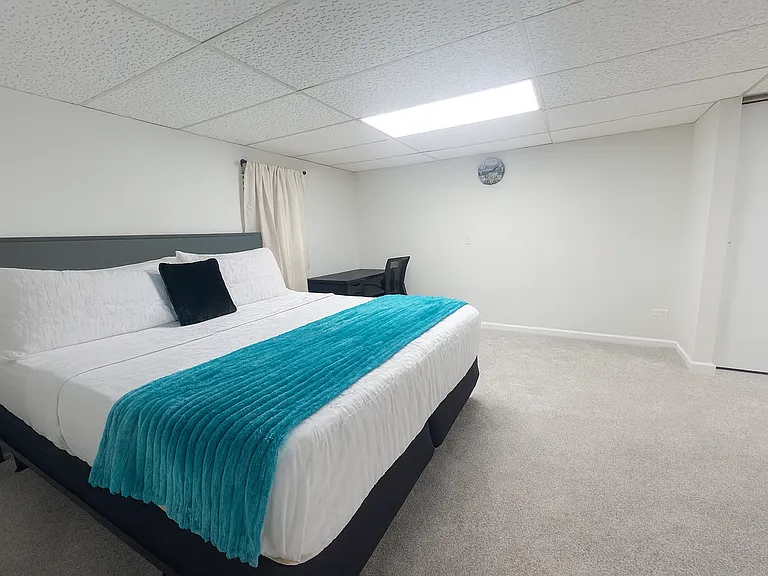 887 Saybrook Ln — Photo 17