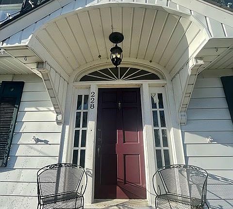 4th image of 228 Burnam Ct