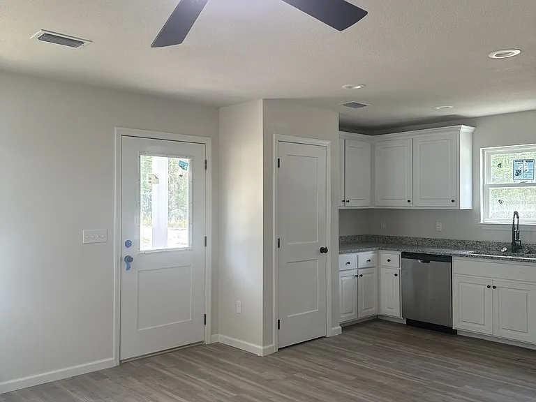 8 Lake Ellen Dr — Photo 5