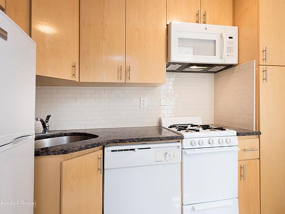 2nd image of 1160 3rd Ave #3G