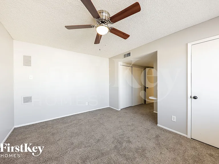 13807 N 52nd Ave — Photo 12
