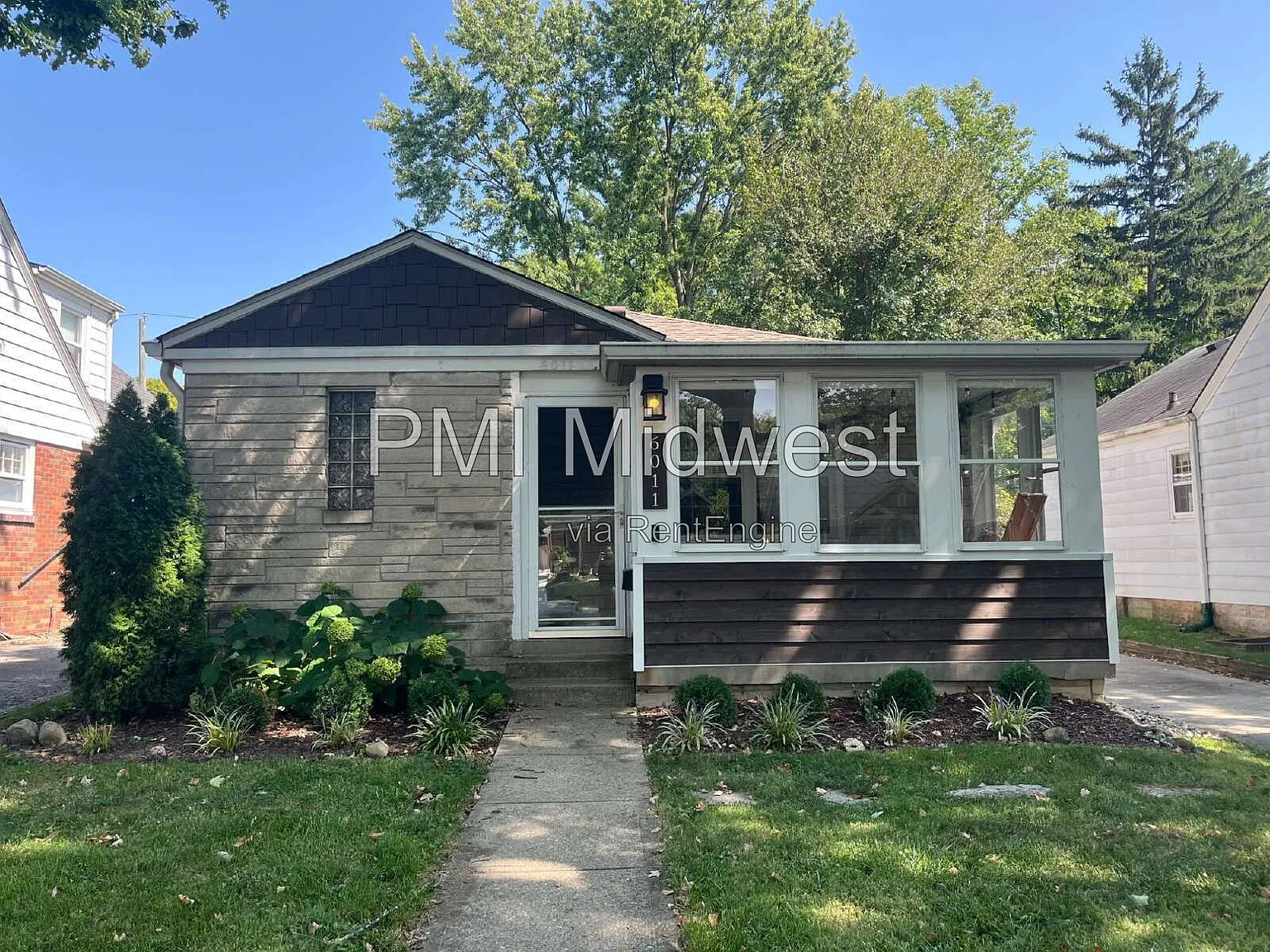 2 bed, 1.0 bath, 1106 sqft, $1,999 — Photo 1