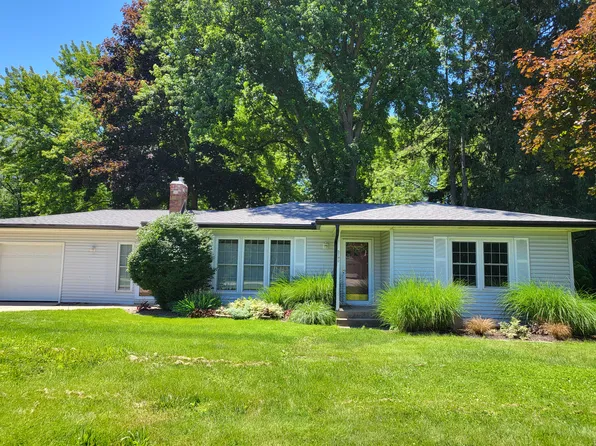 5790 Demorrow Rd, Stevensville, MI 49127