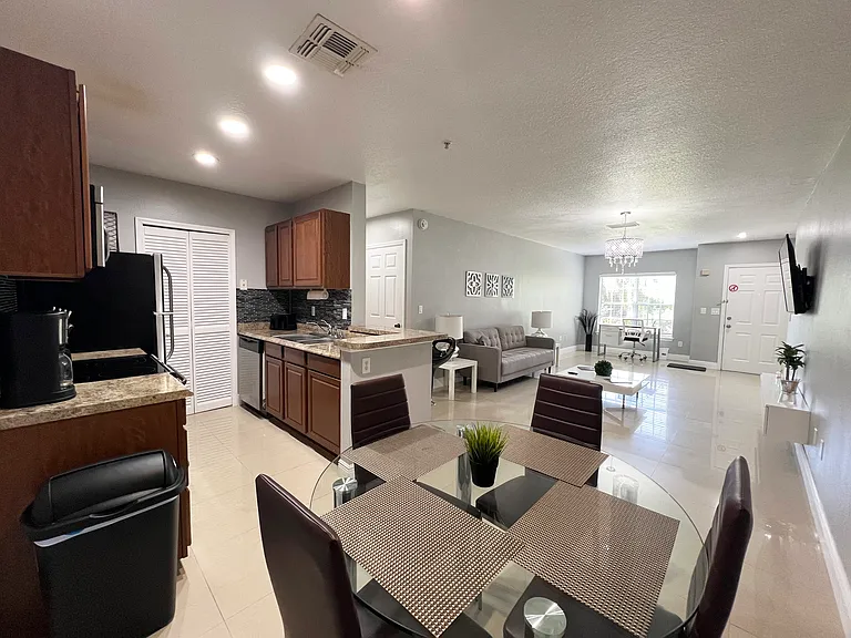 4368 S Kirkman Rd — Photo 4
