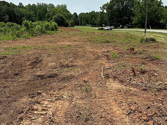 3rd image of 00-3 Carlos Rd