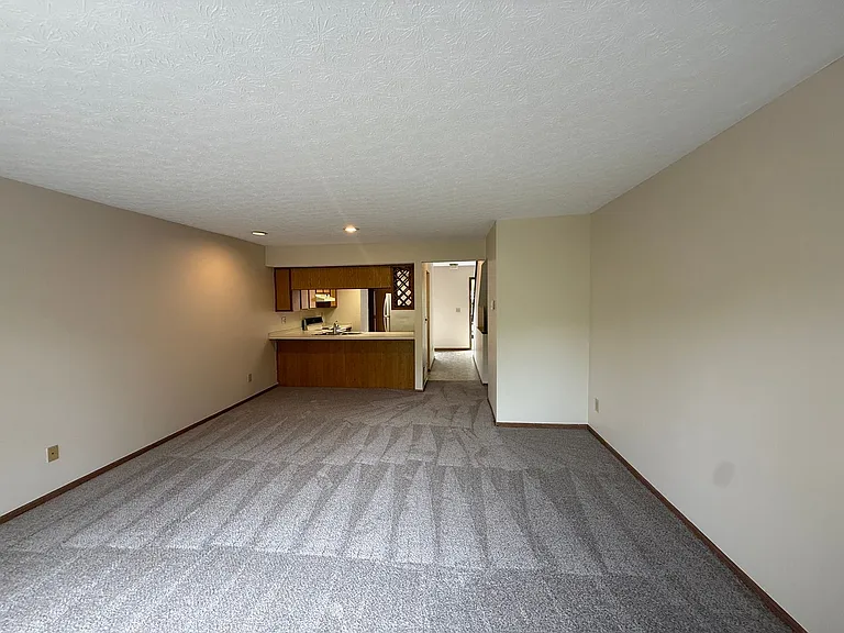 5911 Shadow Lake Cir — Photo 11