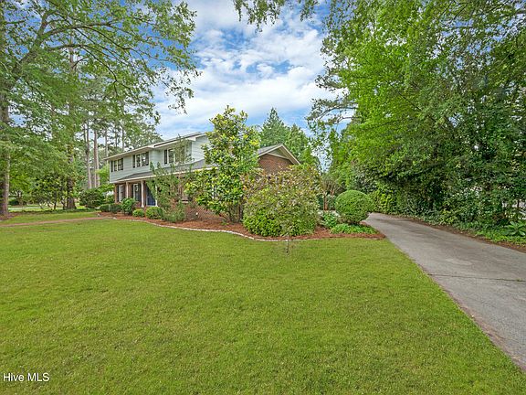 4th image of 102 Lord Ashley Drive