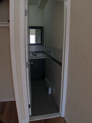 Rented by Premier Metro Realty Corp | media 27