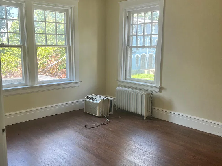 318 S Franklin St — Photo 16