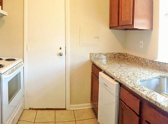 4th image of 19806 Van Aken Blvd APT 102