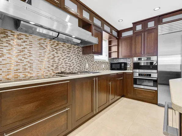 83-18 58th Avenue image 8 of 43