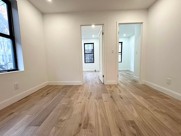 4th image of 443 E 88th St APT 19