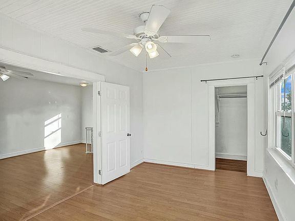 3rd image of 420 3rd Ave S