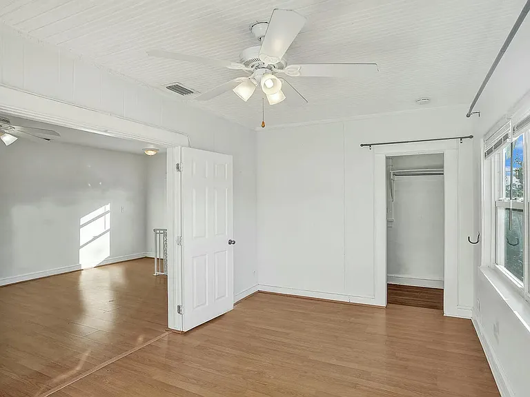 420 3rd Ave S — Photo 3