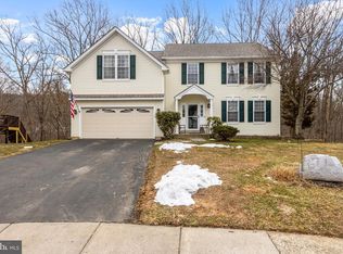 411 Highgrove Ln, Aston, PA 19014