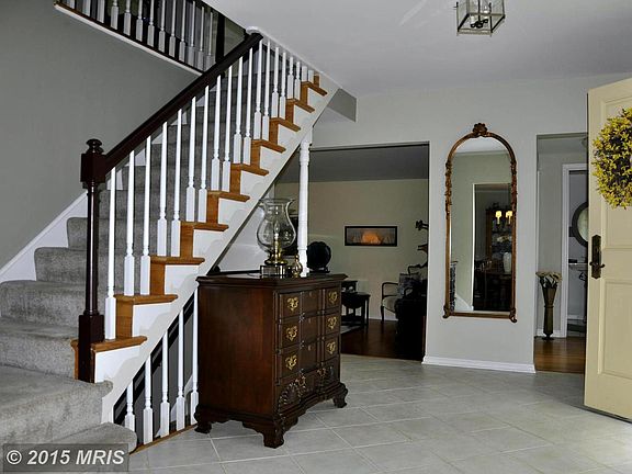 3rd image of 14908 Emory Ln