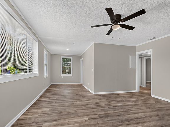 4th image of 2982 Dellwood Ave