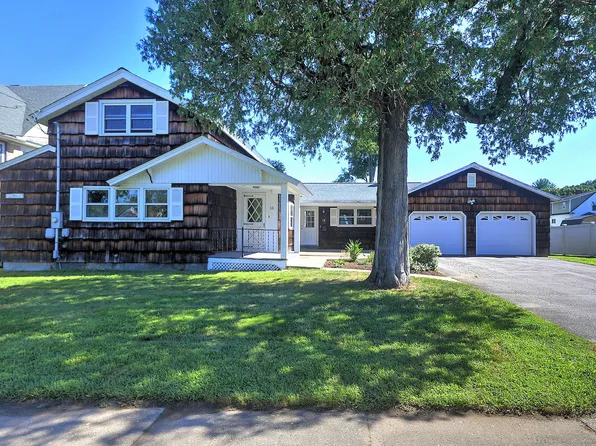 38 Maple Avenue, Beacon Falls, CT 06403