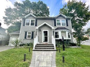 19 Lowell St, Bethpage, NY 11714