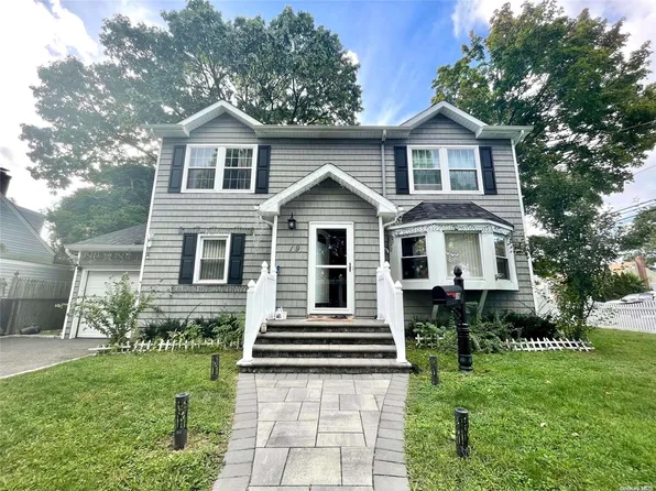 19 Lowell Street, Bethpage, NY 11714