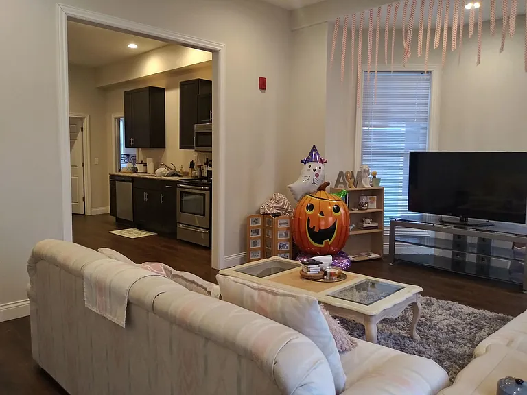335 S College Ave — Photo 62